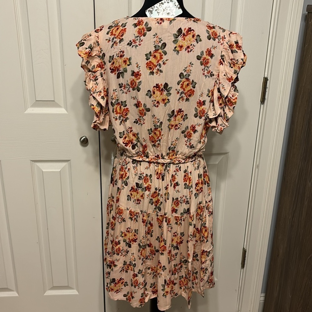 Nostalgia Floral Dress - Picture 7 of 11